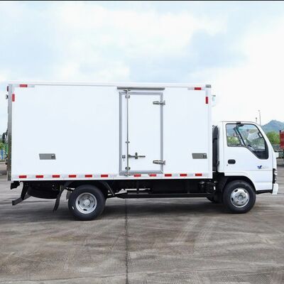 ISUZU QINGLING 600P 6 wielen 3 ton Koelbus met THERMO KING koelunit RV380 model