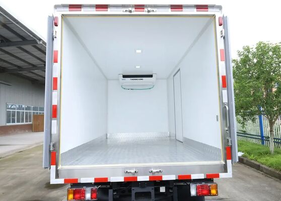 ISUZU QINGLING 600P 6 wielen 3 ton Koelbus met THERMO KING koelunit RV380 model